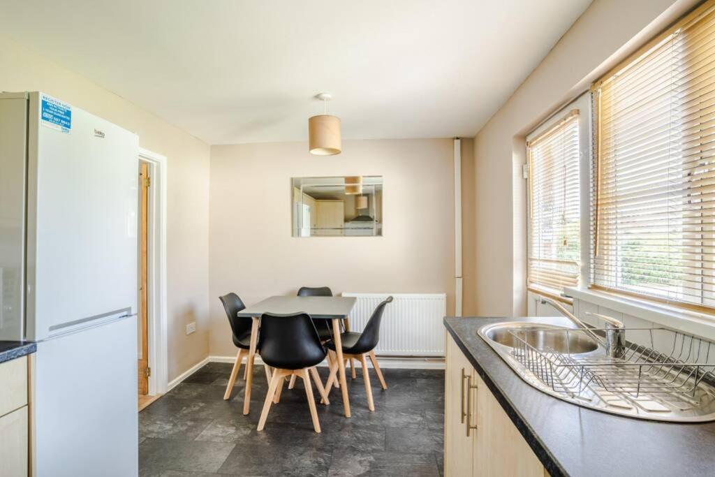 Off Road Parking, Smart Tv In Each Room! Swansea Esterno foto