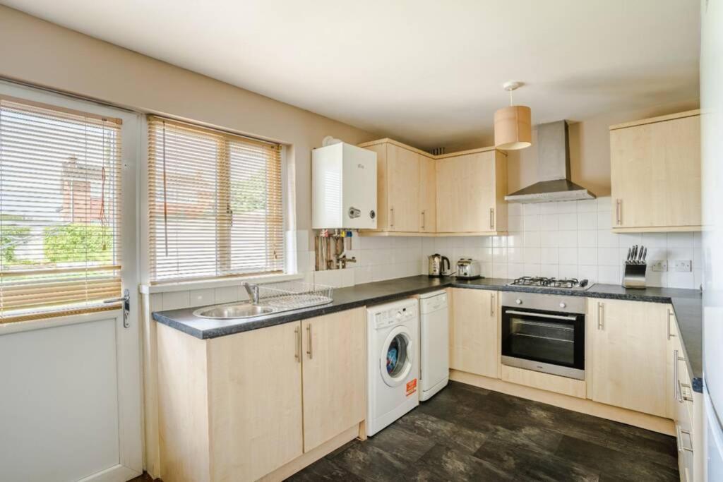Off Road Parking, Smart Tv In Each Room! Swansea Esterno foto