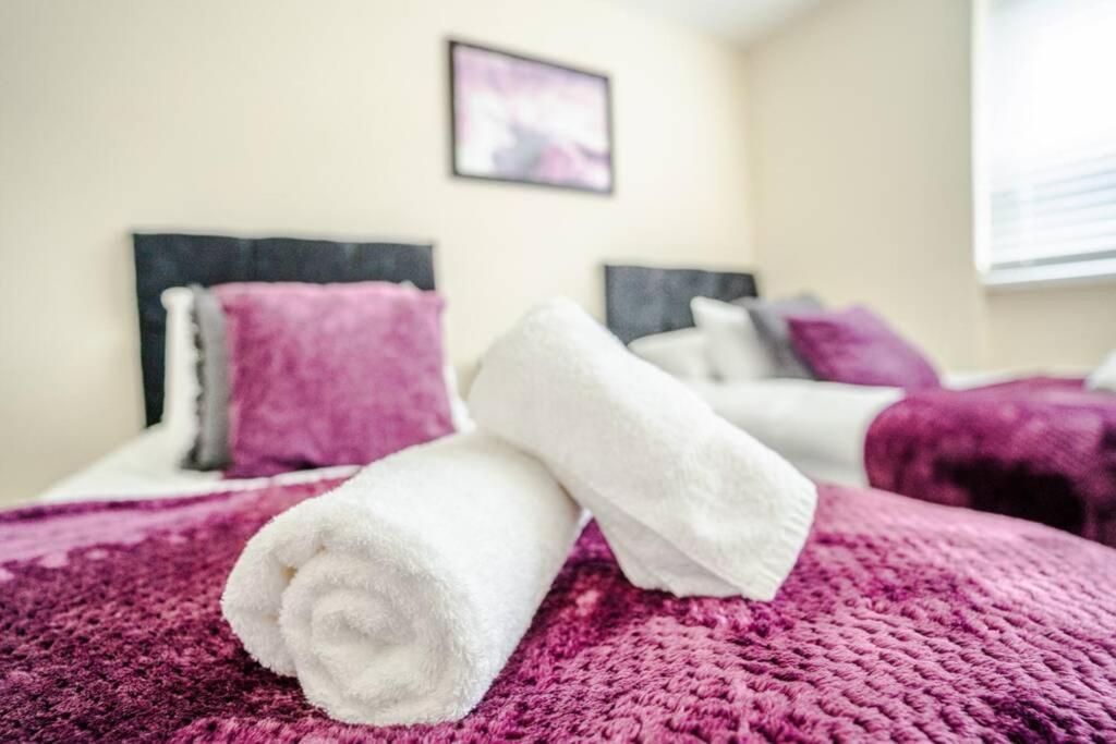 Off Road Parking, Smart Tv In Each Room! Swansea Esterno foto