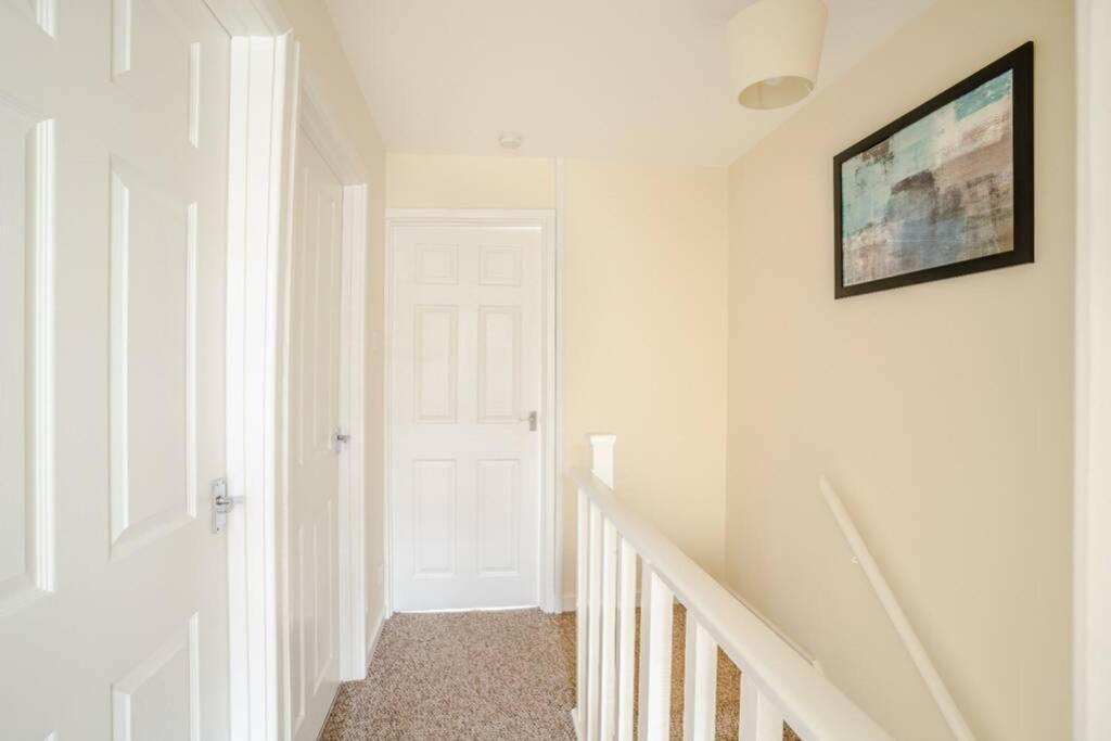 Off Road Parking, Smart Tv In Each Room! Swansea Esterno foto